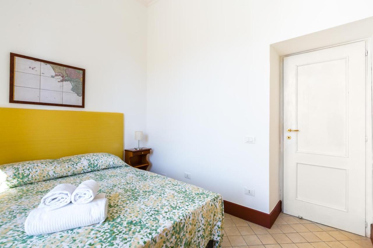 Lopez 20 A Big Family Apartment By Napoliapartments Экстерьер фото