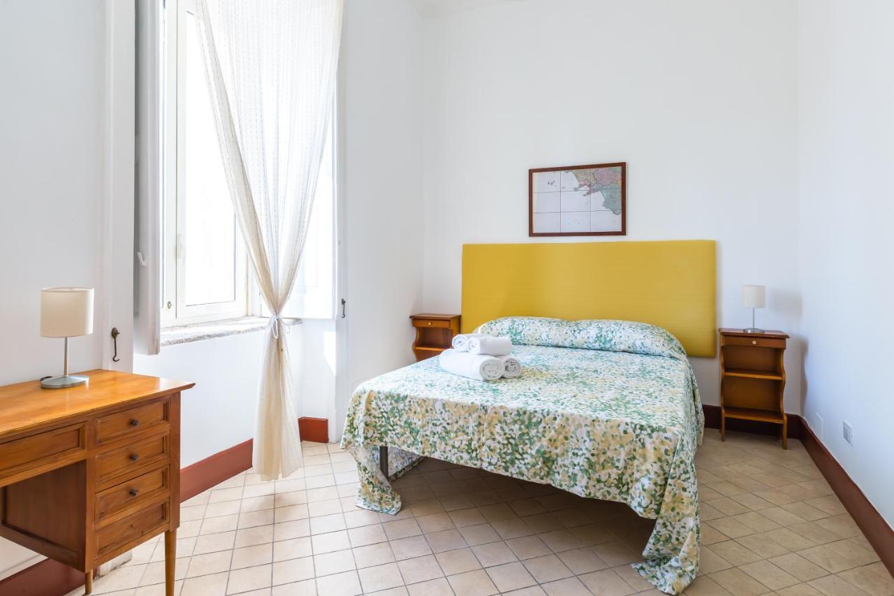 Lopez 20 A Big Family Apartment By Napoliapartments Экстерьер фото